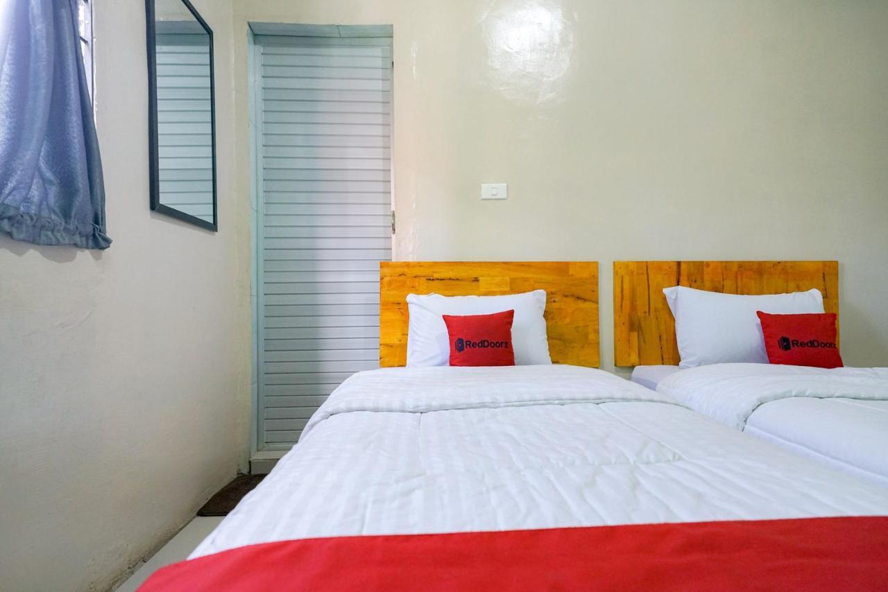 RedDoorz Syariah near Bukit Teletubbies Padangsidempuan Hotel Bagian luar foto