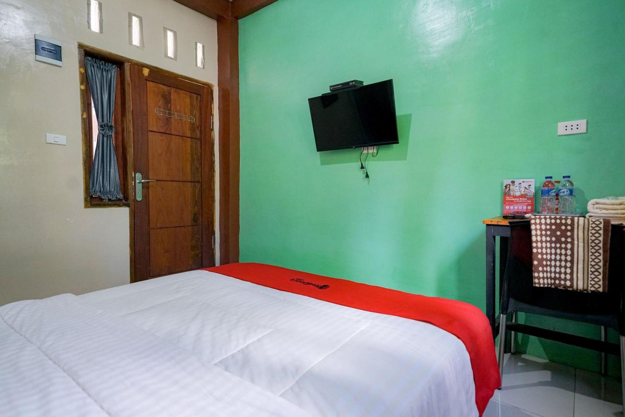 RedDoorz Syariah near Bukit Teletubbies Padangsidempuan Hotel Bagian luar foto