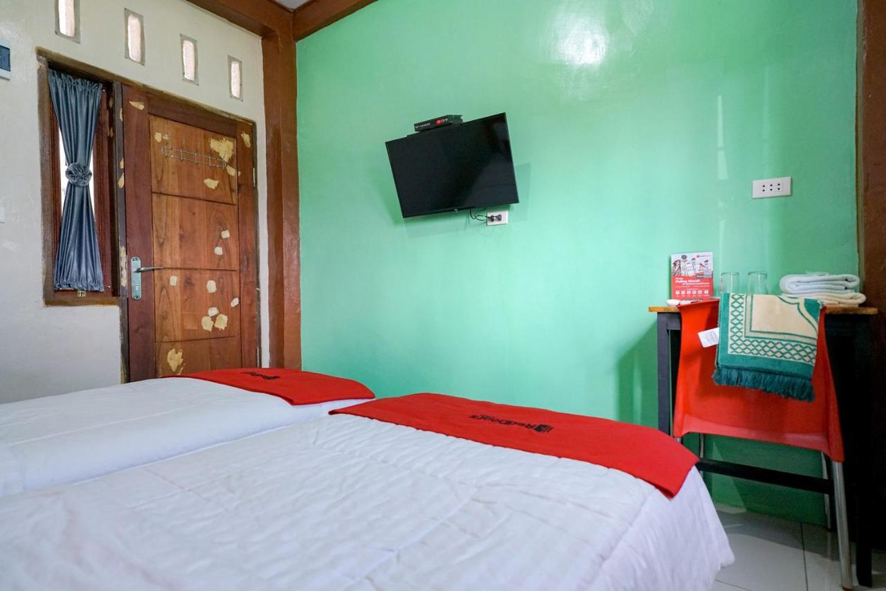 RedDoorz Syariah near Bukit Teletubbies Padangsidempuan Hotel Bagian luar foto