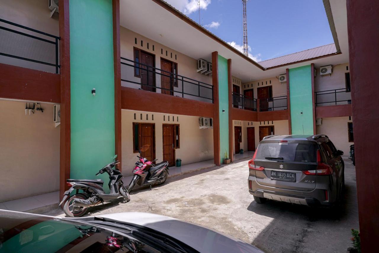 RedDoorz Syariah near Bukit Teletubbies Padangsidempuan Hotel Bagian luar foto
