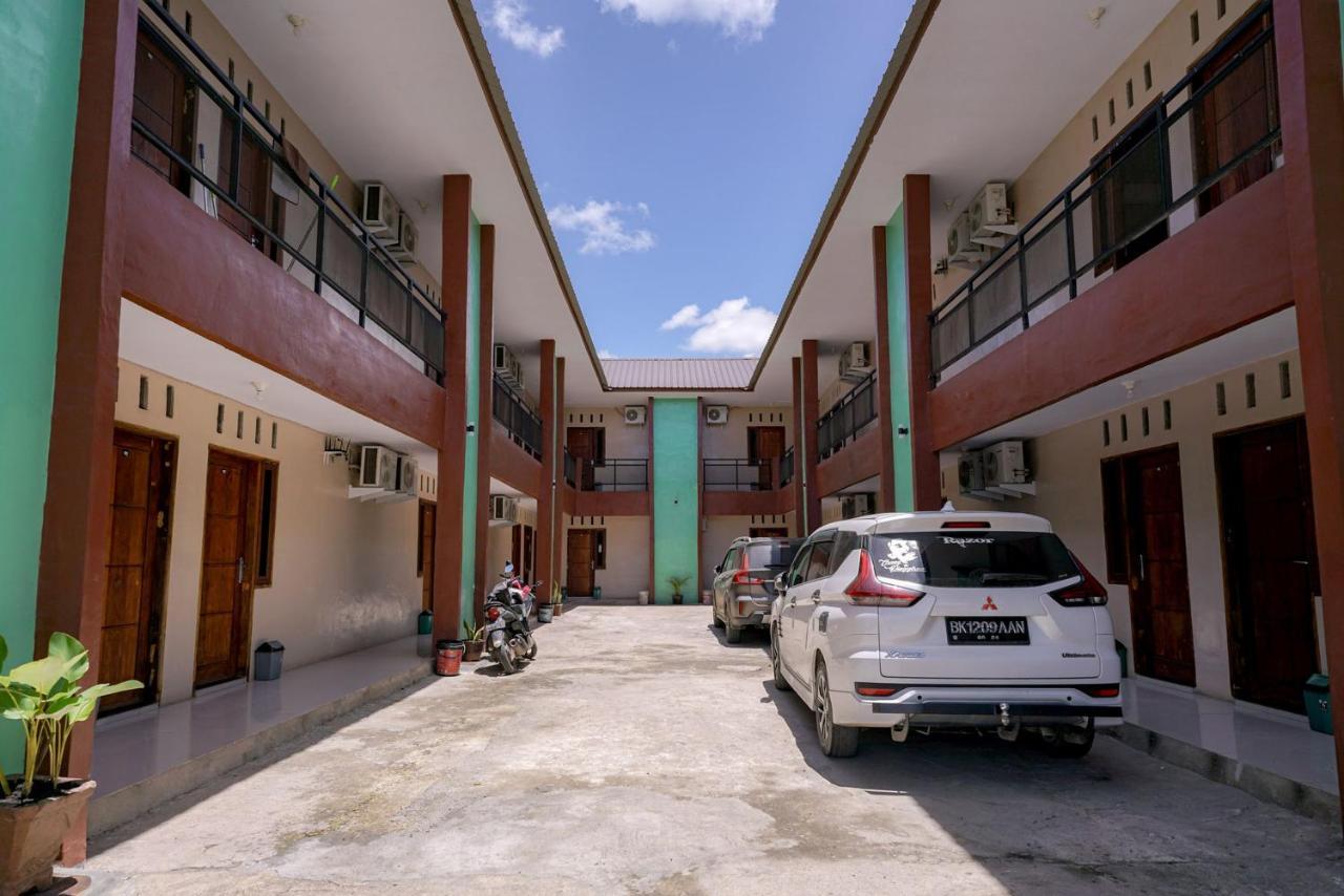 RedDoorz Syariah near Bukit Teletubbies Padangsidempuan Hotel Bagian luar foto